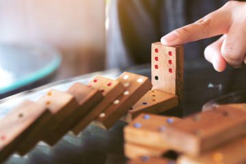 Como jugar al domino